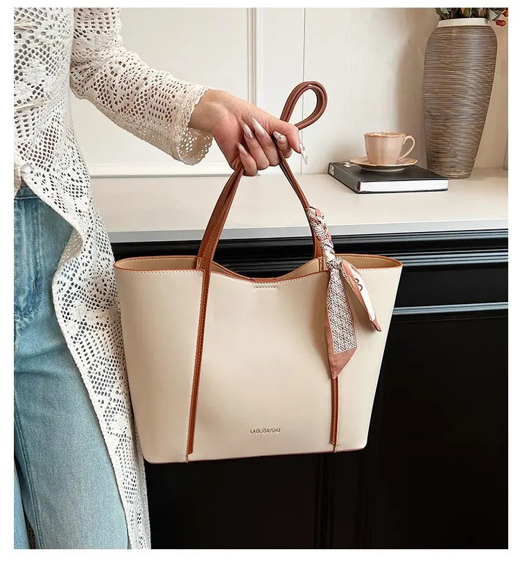 Women's Bag Casual Fashion Handbag New Summer Black Handbag Large Capacity Shoulder Bag Niche Commuter Female Bag Tote Bag