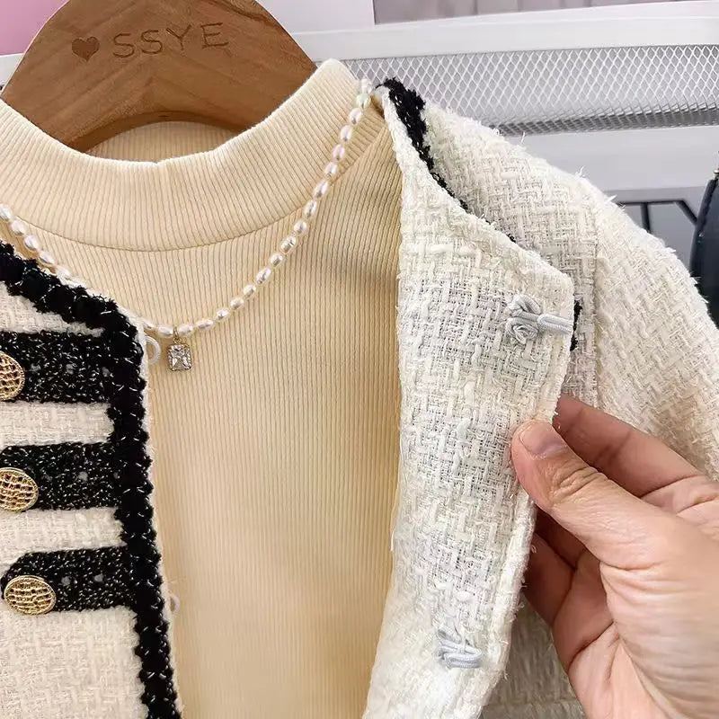 Girls' Clothing Set 2025 Spring and Autumn New Style Children's Fashion Coat Half Shorts Two Piece Set