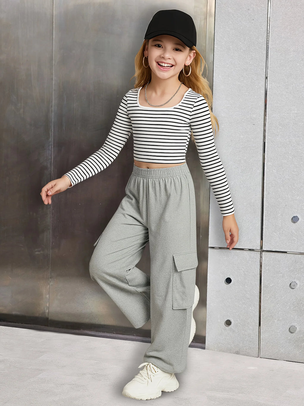 Girls' Clothing Set for Autumn: Two-Piece Outfit with Square-Neck Striped Long-Sleeve Top and Casual Pants with Pockets, Suitable for Outdoor Activities, Sporty and Fashionable