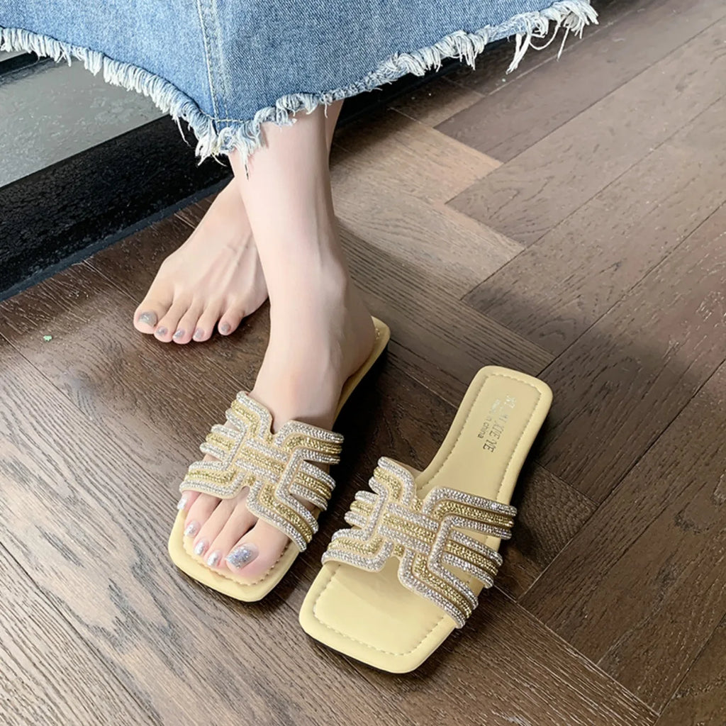Women Rhinestone Slippers Summer Outdoor Slippers Fashion Non-Slip Beach Shoes Comfortable Flat Square Heel Sandals Slides Women