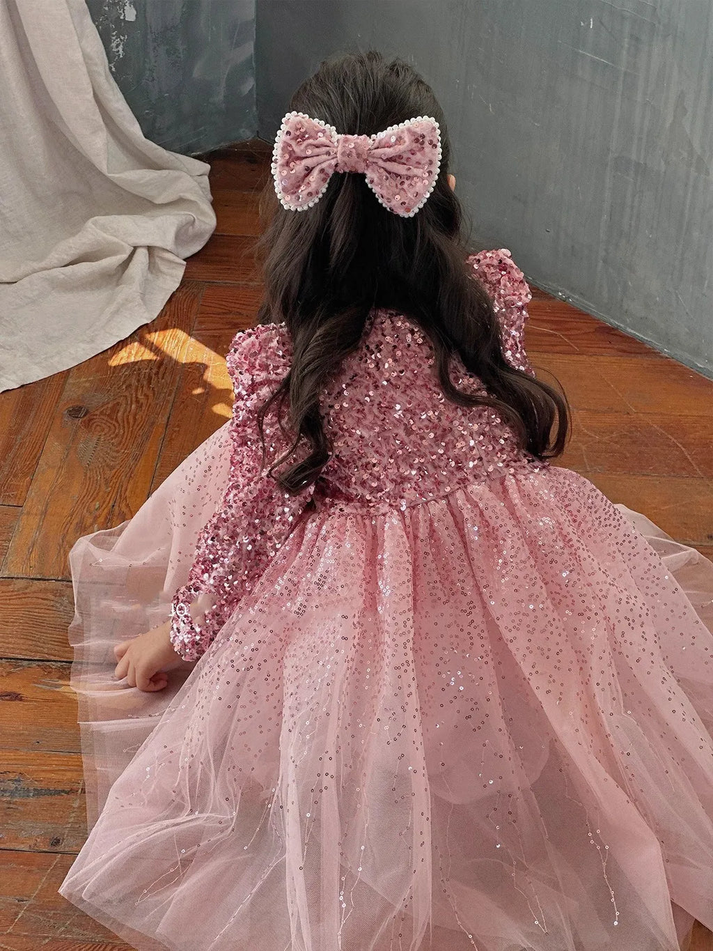 Girls' Dress with Bright Opening Veil and Thick Velvet, Super Fairy Princess Dress, 2025 Winter Clothing New Children's Clothing