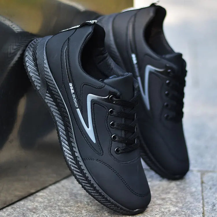 Men's shoes for autumn and winter are waterproof, versatile, anti-slip, sports and casual shoes, and men's low-top running shoes