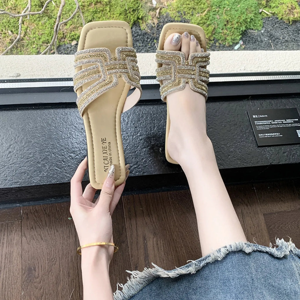 Women Rhinestone Slippers Summer Outdoor Slippers Fashion Non-Slip Beach Shoes Comfortable Flat Square Heel Sandals Slides Women