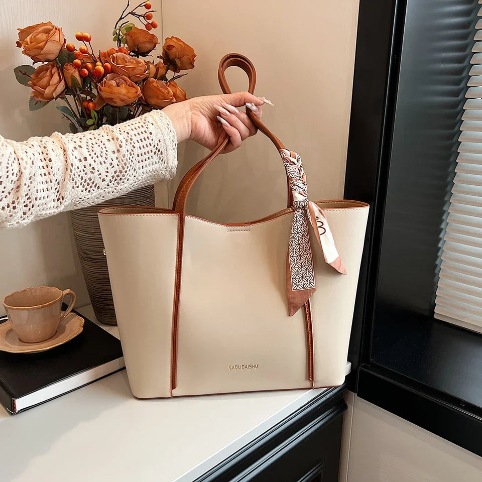 Women's Bag Casual Fashion Handbag New Summer Black Handbag Large Capacity Shoulder Bag Niche Commuter Female Bag Tote Bag