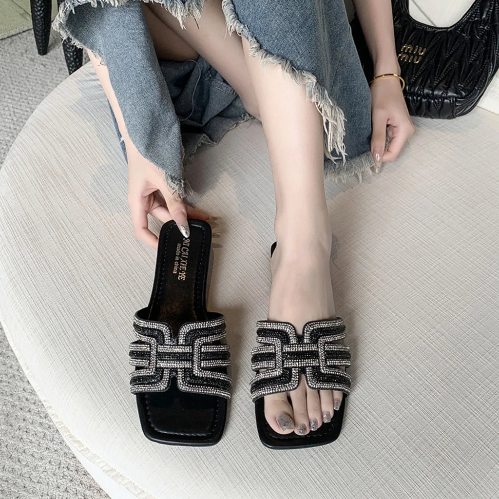 Women Rhinestone Slippers Summer Outdoor Slippers Fashion Non-Slip Beach Shoes Comfortable Flat Square Heel Sandals Slides Women