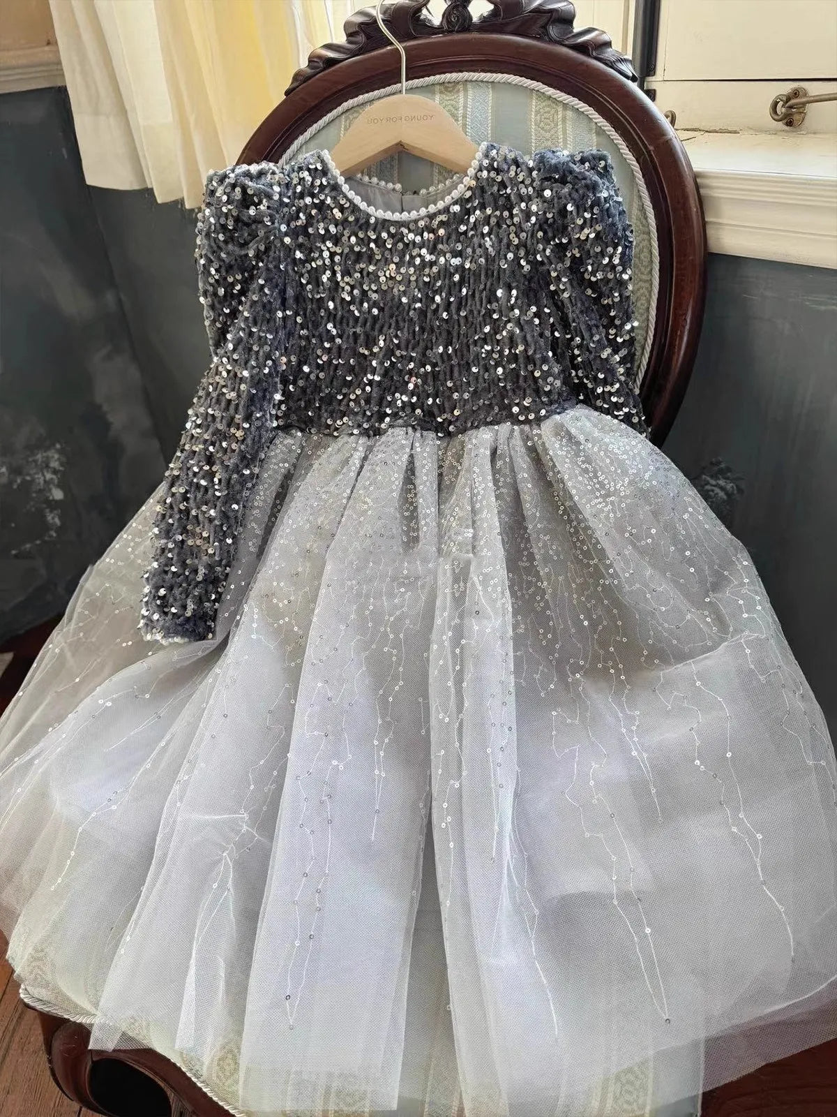 Girls' Dress with Bright Opening Veil and Thick Velvet, Super Fairy Princess Dress, 2025 Winter Clothing New Children's Clothing