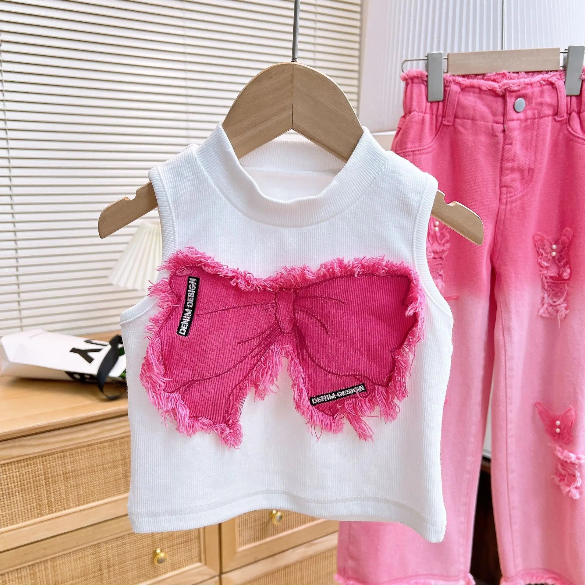 2025 Girls' Summer New Clothing Set Fashion Children's Sleeveless Top+ Ripped Jeans Two-piece Set Baby Clothes